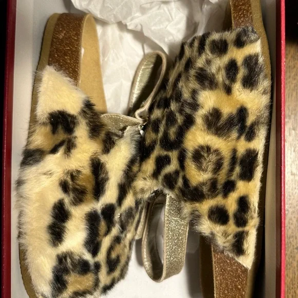Bonpoint Faux Fur Sandals Girls Size 33 (US Size 2). Leopard pattern. NWT